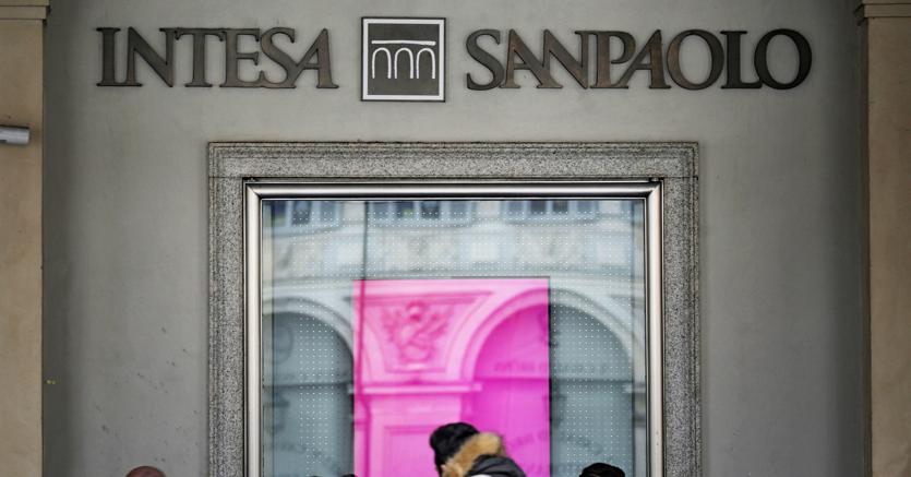 Intesa l utile sale oltre 4 miliardi. A fine 2019 un altra maxi cedola Il Sole 24 ORE